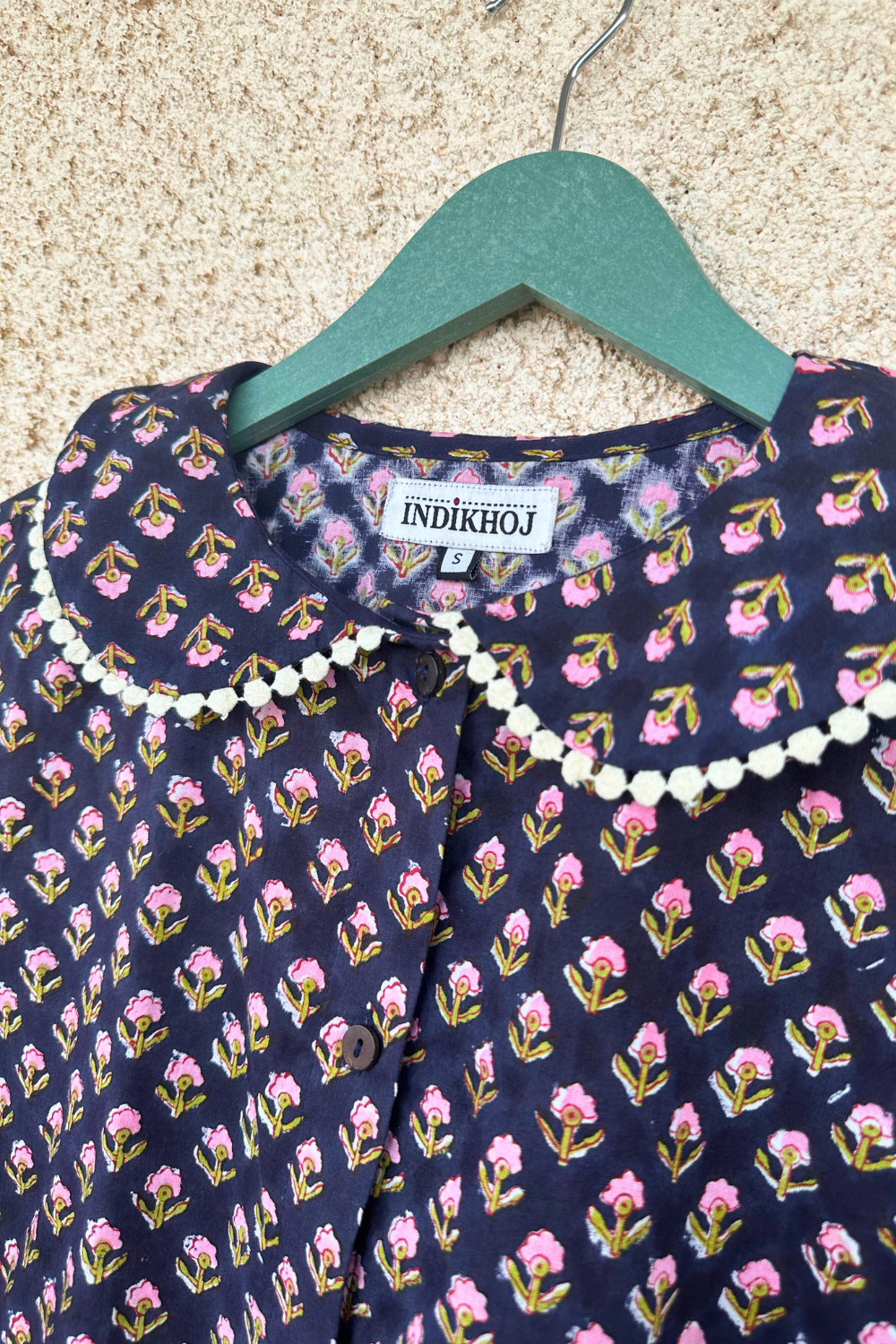 Peter pan collar shirt