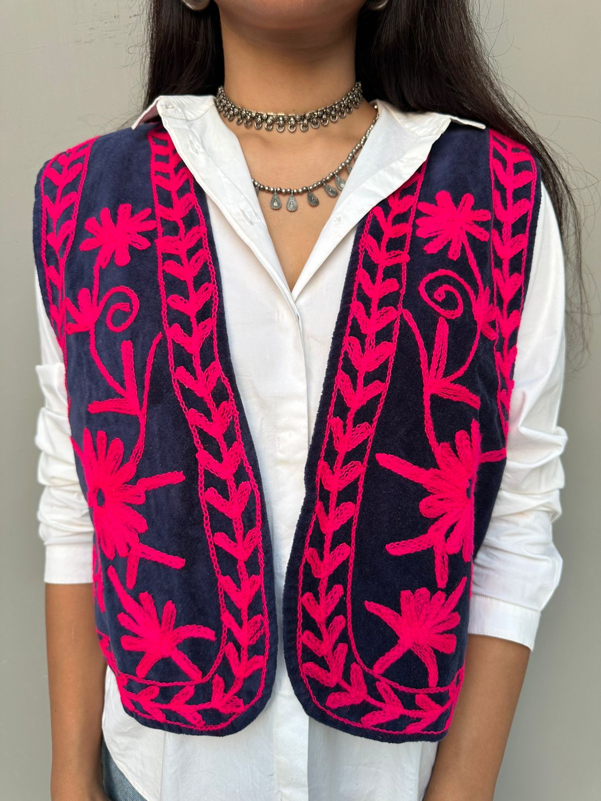Boho Embroidered velvet vest (Navy Blue)